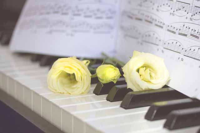 ピアノ　楽譜　お花