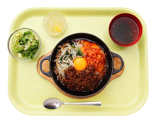 東洋大の学食８鉄鍋屋 Tokyo Kitchen」 牛肉焼き肉ビビンバ鉄なべ御飯セット