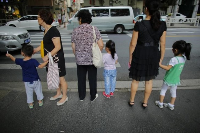 中国の「一人っ子政策」撤廃、米国への亡命減少も