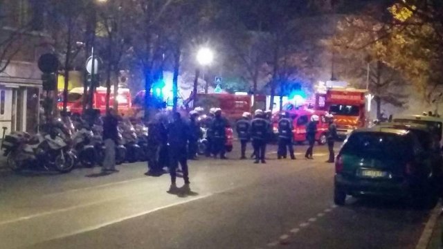 パリ　フランス　同時多発テロ