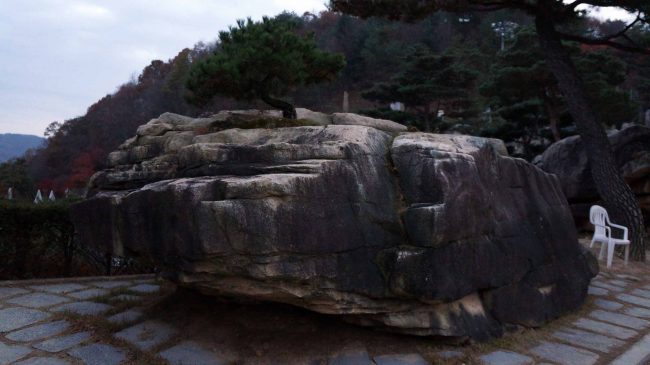 月明洞　祈りの岩　201611